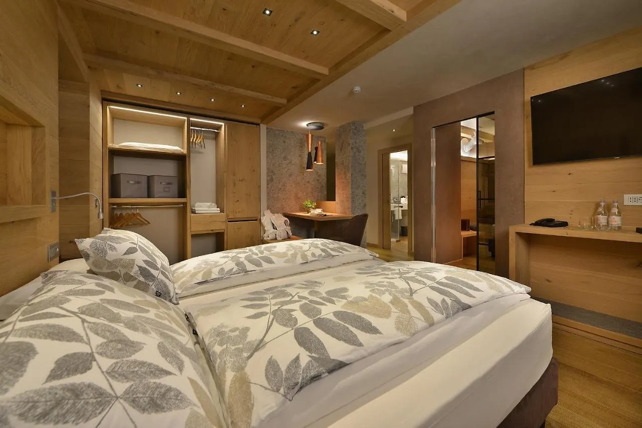 Hotel Compagnoni リヴィーニョ イタリア