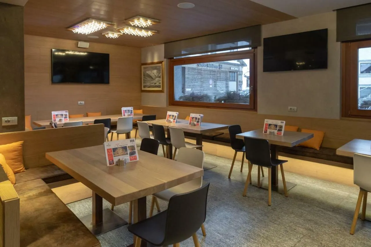 Hotel Compagnoni Livigno 3*,